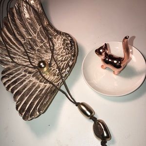 Super pretty brown necklace with gold beads